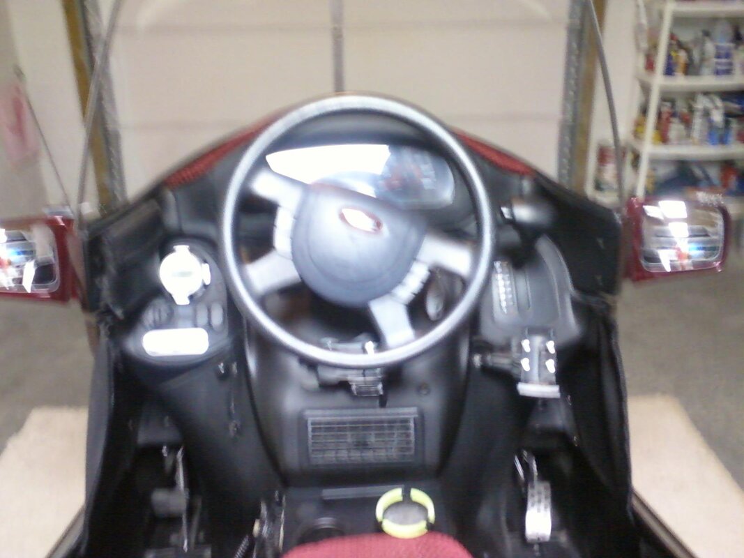 Steeringwheel crooked.jpg