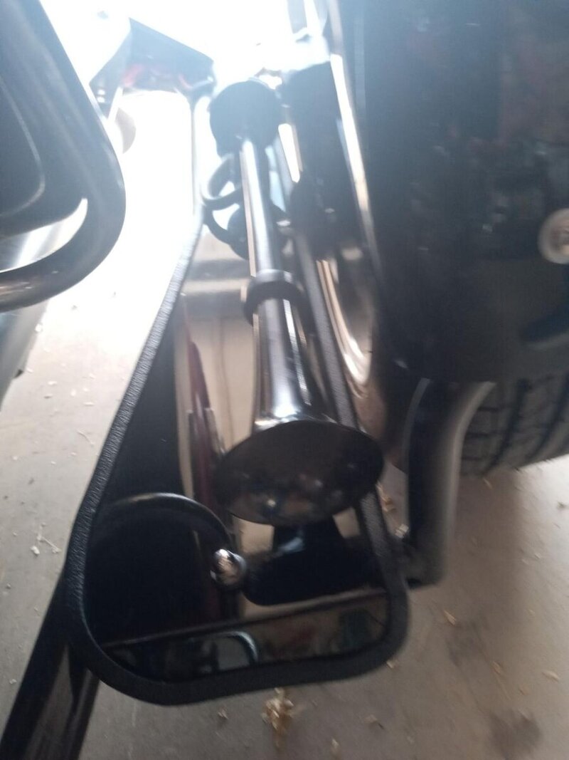 air horn 1.jpeg