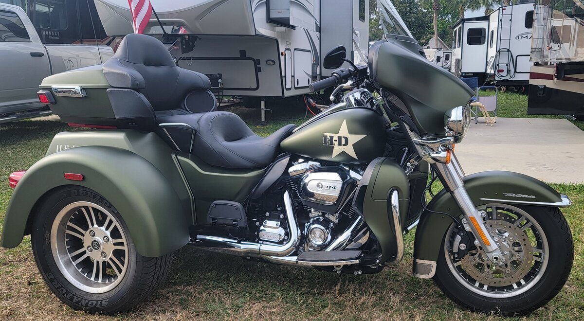2022 Tri glide.jpg