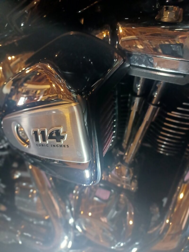 24  Tri Glide SE Intake Kit.jpg
