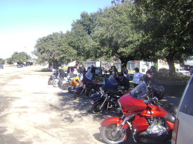 10.1 stopped for lunch.JPG