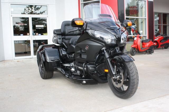 2014-goldwing-gl1800-california-sidecar-navi-trike-csc-8 front side.jpg