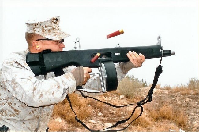 aa-12-fully-automatic-shotgun.jpg