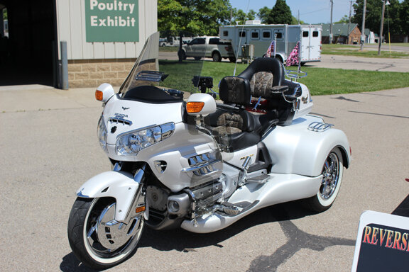 White_trike_tint (2014_11_21 13_00_07 UTC).jpg White_trike_tint (2014_11_21 13_00_07 UTC).jpg