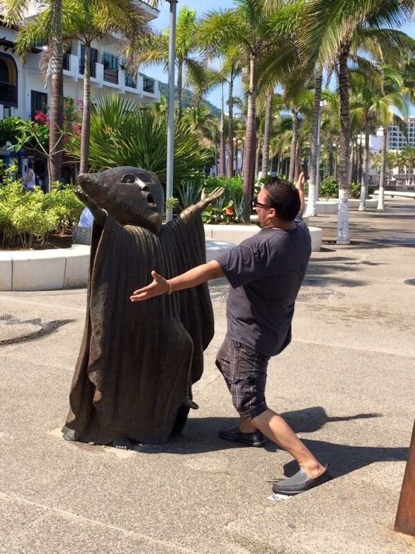 4c4d6af4f032b371110286bbcb3c2149--statues-funny-animal.jpg
