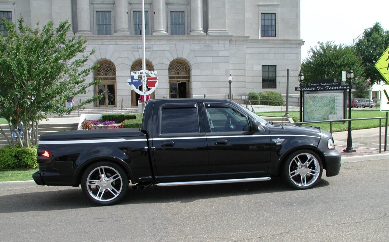 Texarkana Tex Pic.jpg