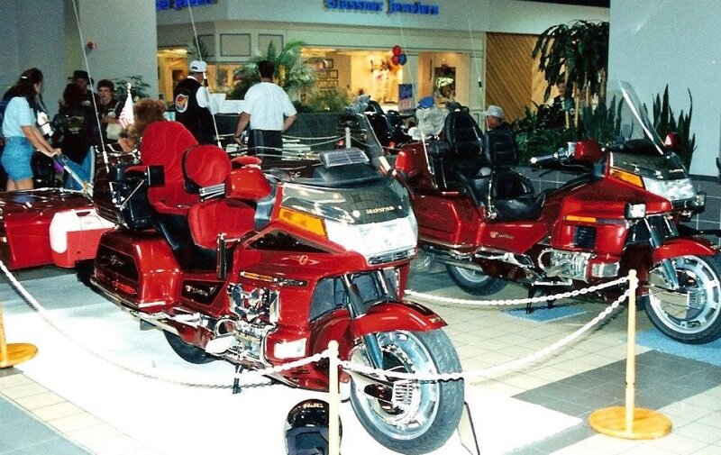 VA-R Spring 1997 Mall Show 97GL1500SE 2 800w.jpg