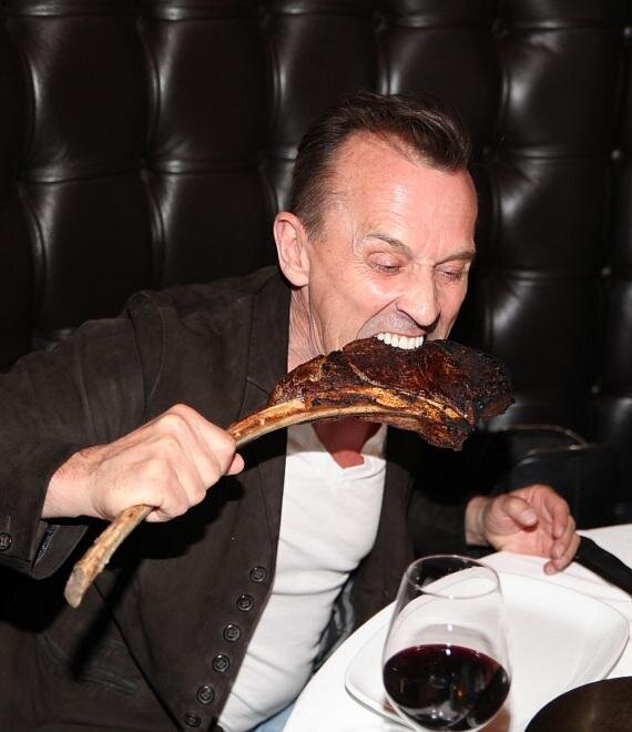 robert-knepper-tackles-tomahawk-steak-inside-andiamo-italian-steakhouse-las-vegas-570.jpg