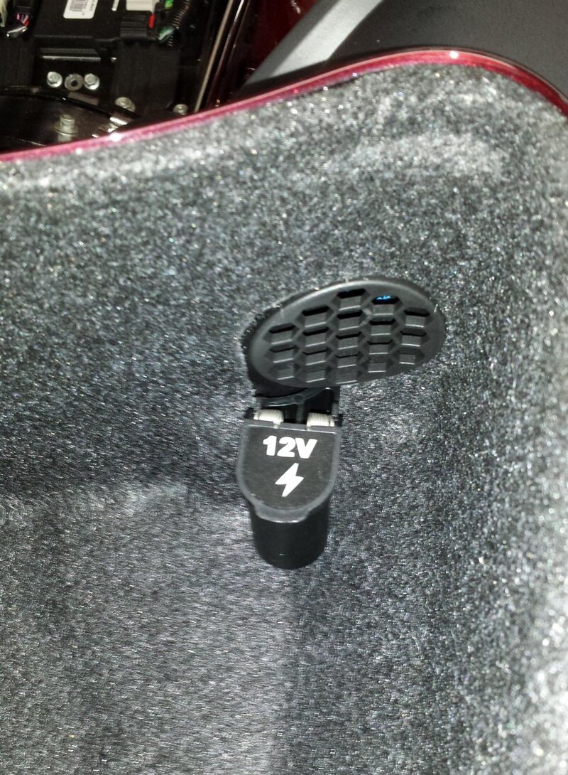018 12v outlet.jpg
