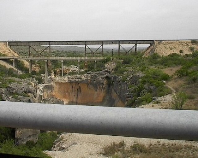 Old Bridge Hwy90 west of Pecos R. as used in movie Lone Star (1996).jpg