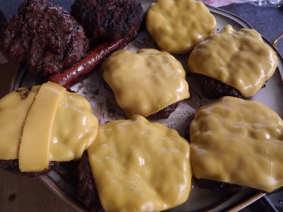 cheeseburger.jpg