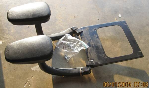 arm rests 2014 2015 harley.jpg