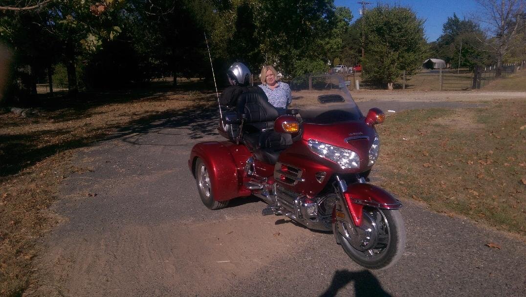 Claudia_in_TX.jpg Claudia_in_TX.jpg