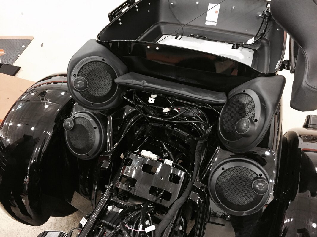 rear speaker pic 2.jpg