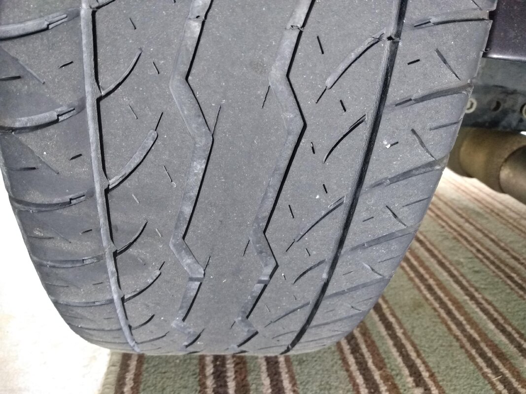 Right Tire.jpg Right Tire.jpg