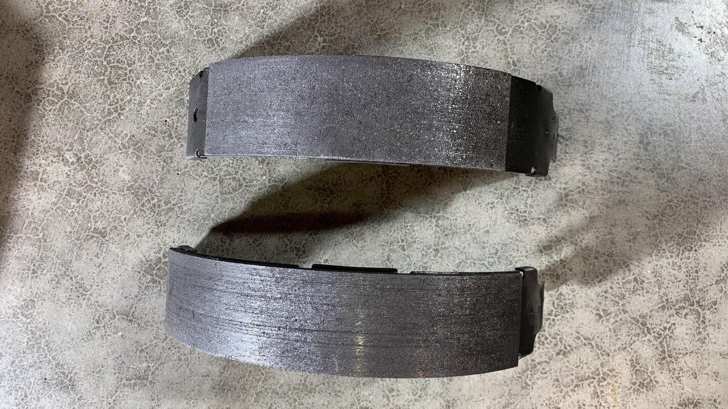Lt Side Brake Shoes.jpg