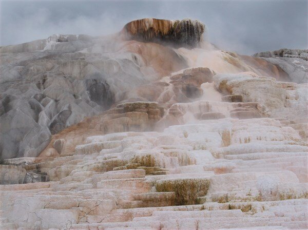 j11- mammoth hot springs-yellowstone.jpg
