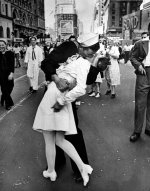 B 17 V DAY MOST FAMOUS PHOTO.jpg