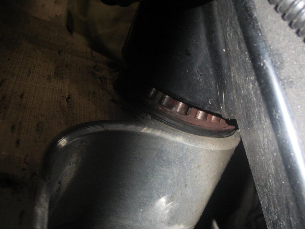 Lower triple tree bearing on Stallion 24 Apr '15 002.jpg Lower triple tree bearing on Stallion 24 Apr '15 002.jpg
