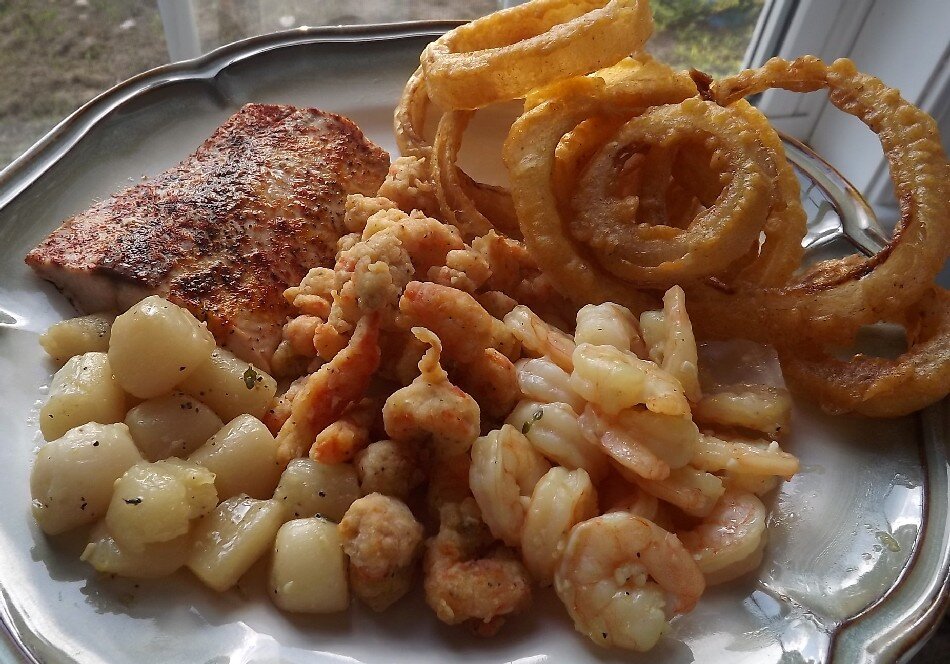 seafood plate.jpg