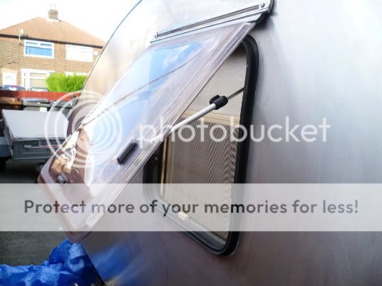 RVwindowfitted003.jpg