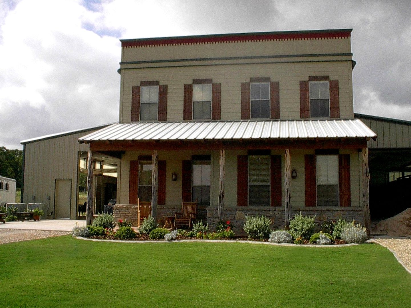twostorybarnhome.jpg