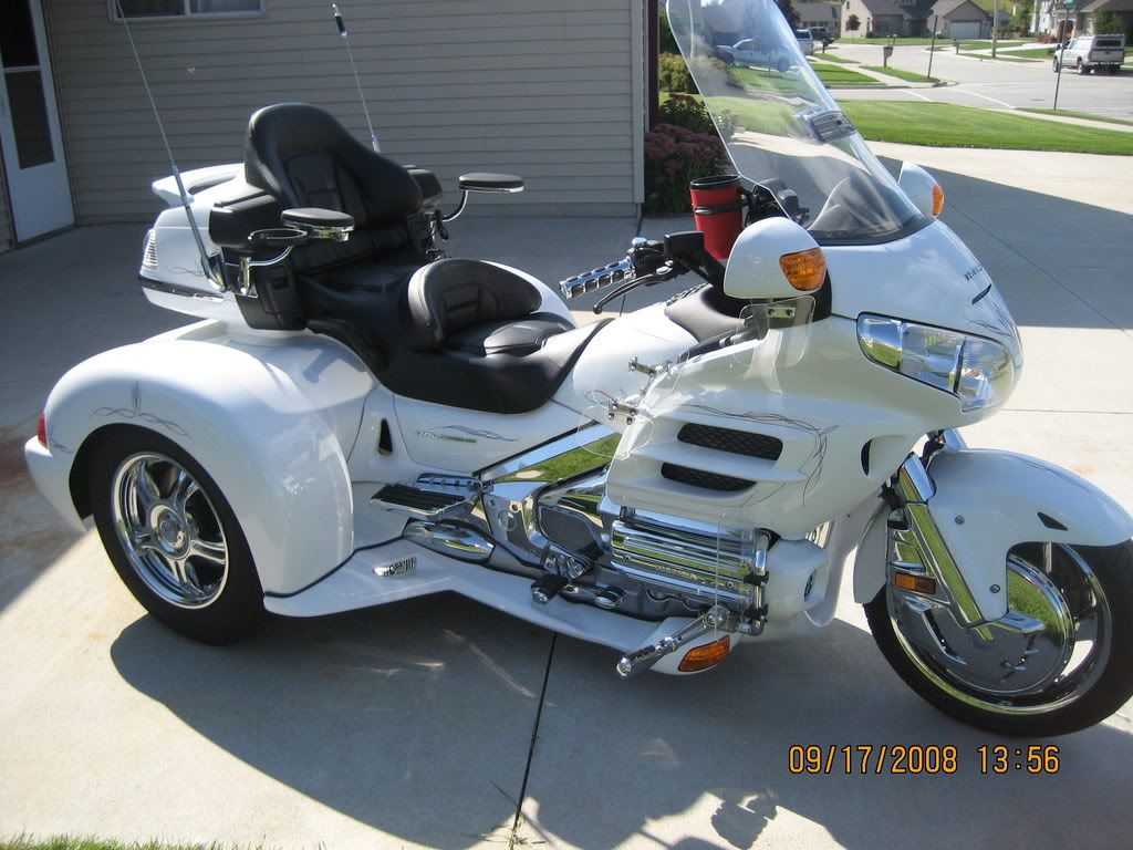 TRIKEANDCUPHOLDER003.jpg