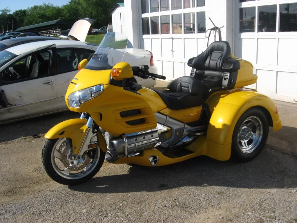 GoldWingTrike001.jpg