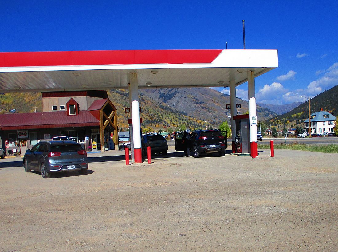 Behind%20gas%20station.jpg