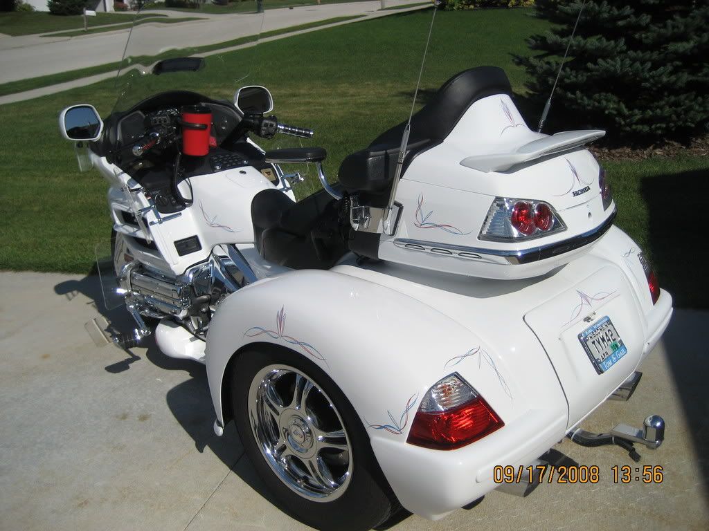 TRIKEANDCUPHOLDER004.jpg