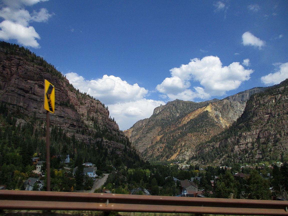 Looking%20down%20on%20Ouray.jpg
