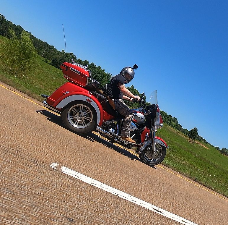 Dwayne%20at%2070%20mph%201st%20Ride%203.jpg