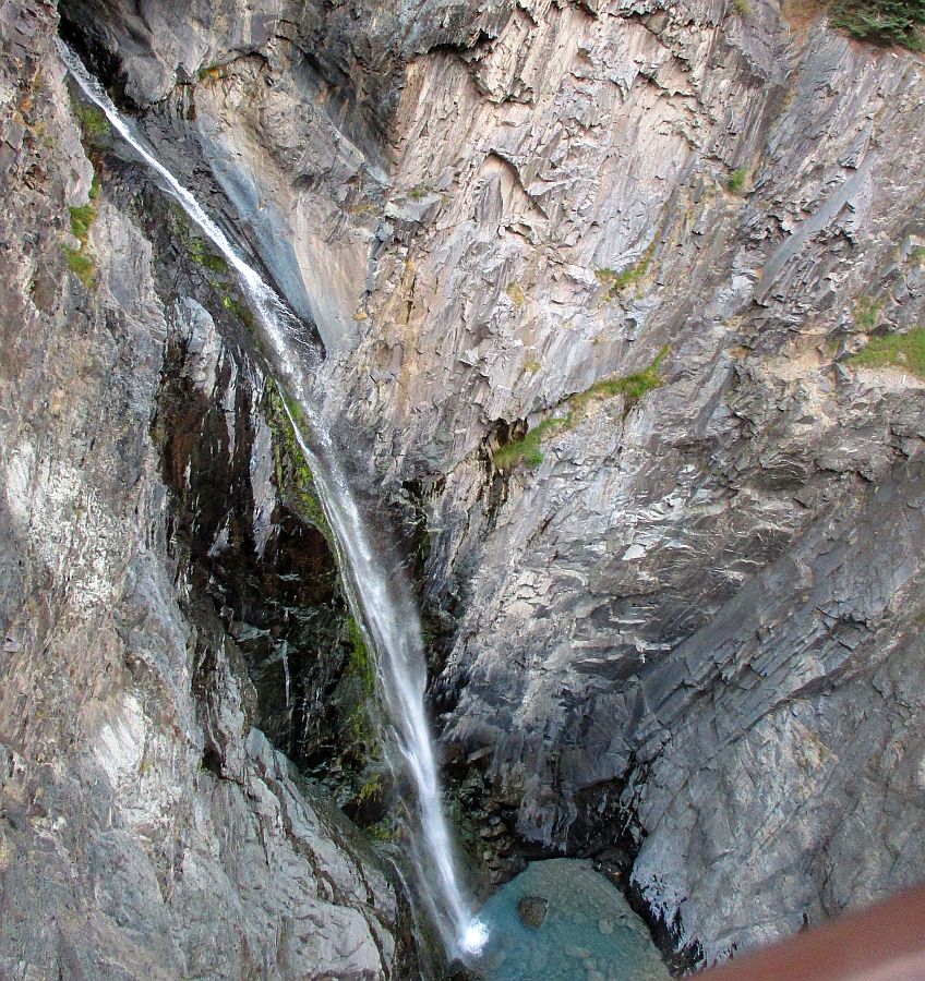 Waterfall.jpg