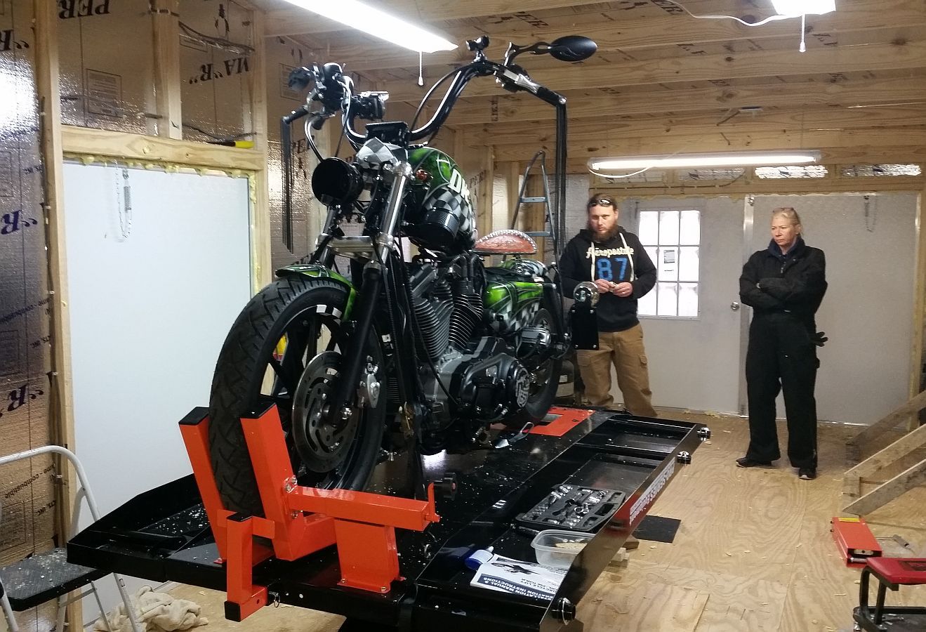 BikeBuildRoom2_zps326e257f.jpg