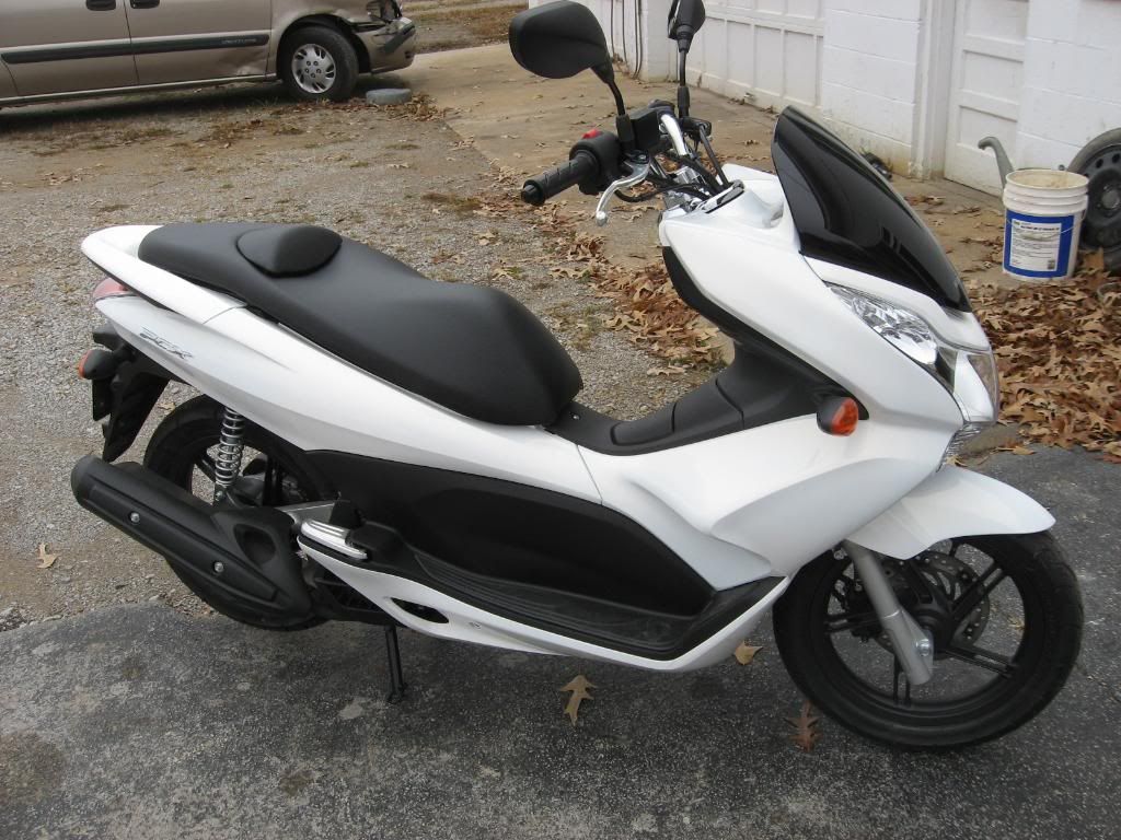 HondaPCX125Scooter002.jpg