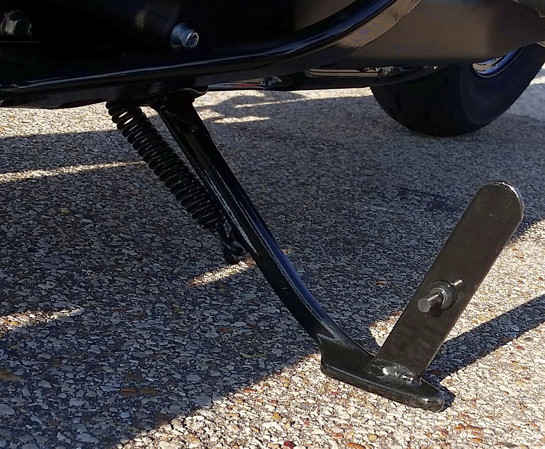 Close%20up%20kickstand.jpg