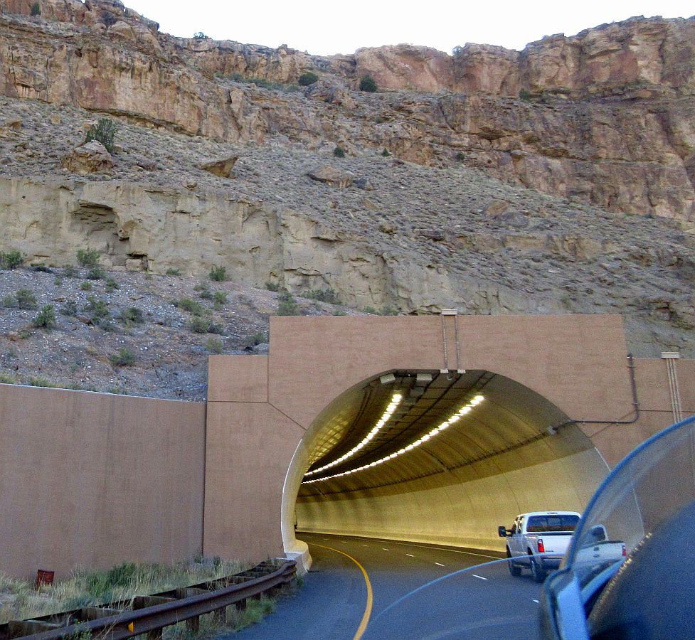 23-tunnel.jpg