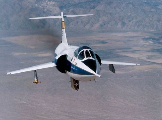f104_03.jpg