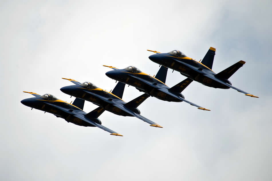 blue-angels-echelon-04-2014.jpg