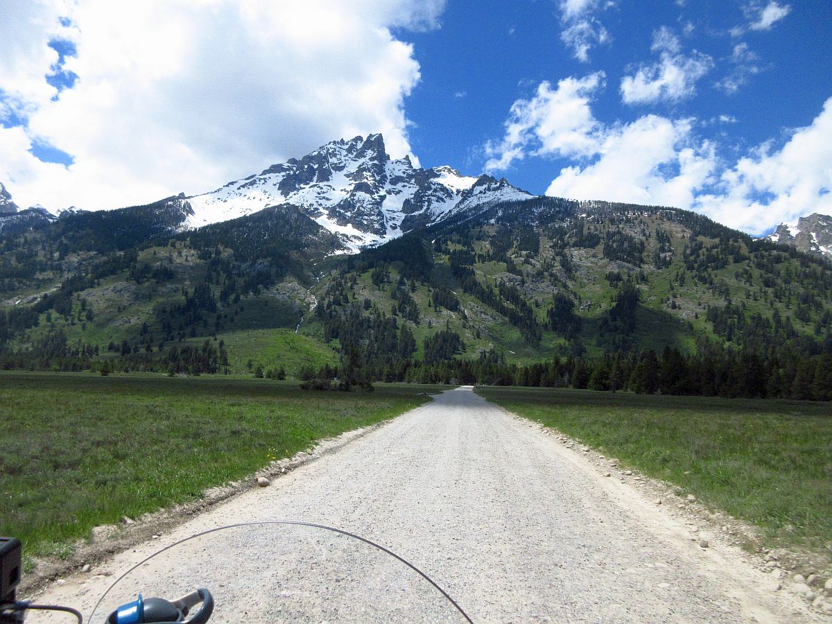 22-gravel%20road.jpg