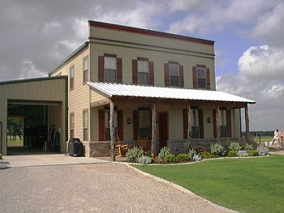 twostorybarnhome2.jpg